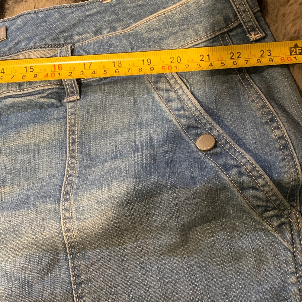 #97 “Torrid” Light Blue Jean Shorts - Picture 5 of 8